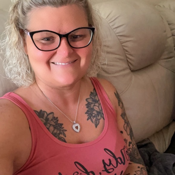 Meet your Posher, Billie - Picture 3 of 5